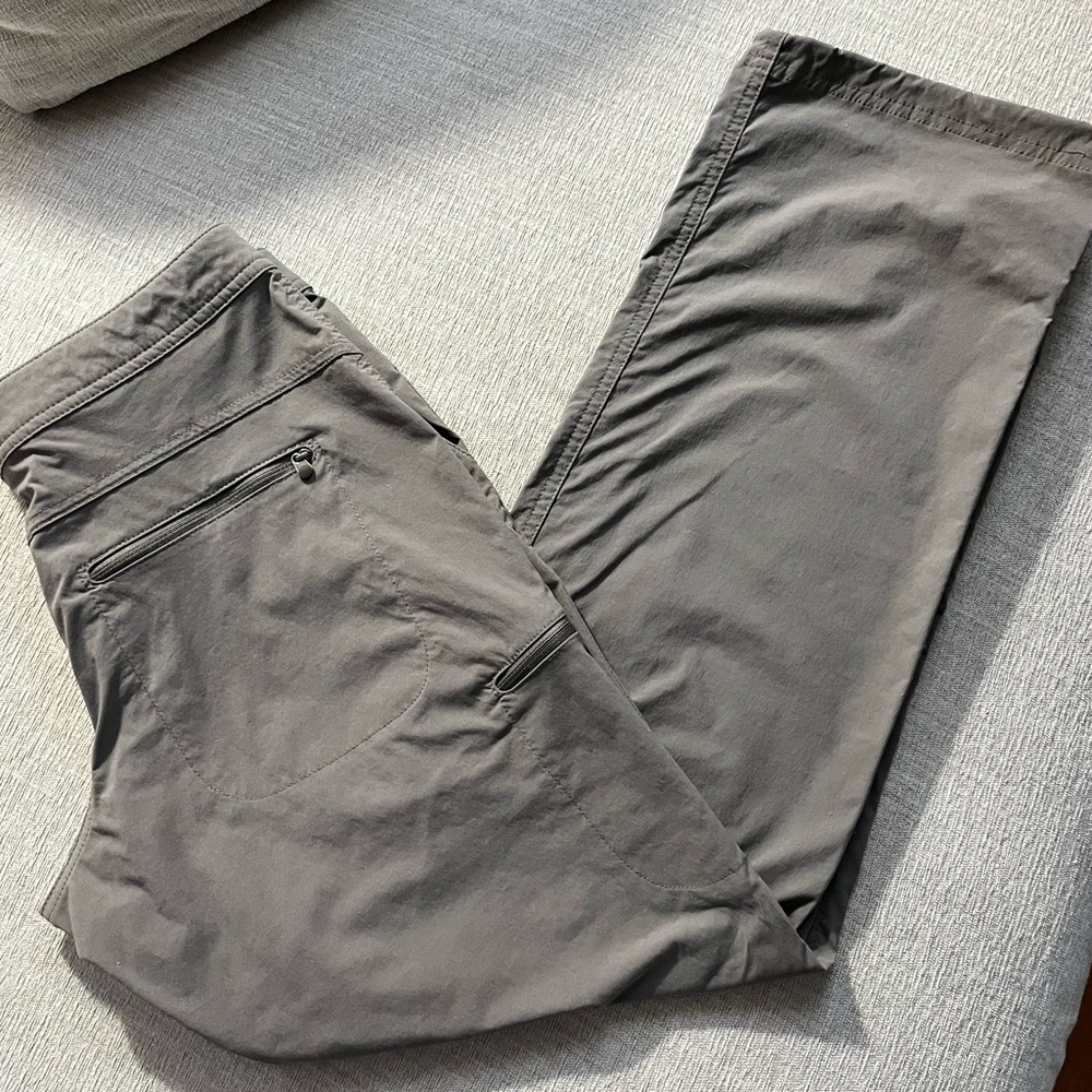 LL Bean Comfort Trail Hiking Pants. Women Size: 6P.